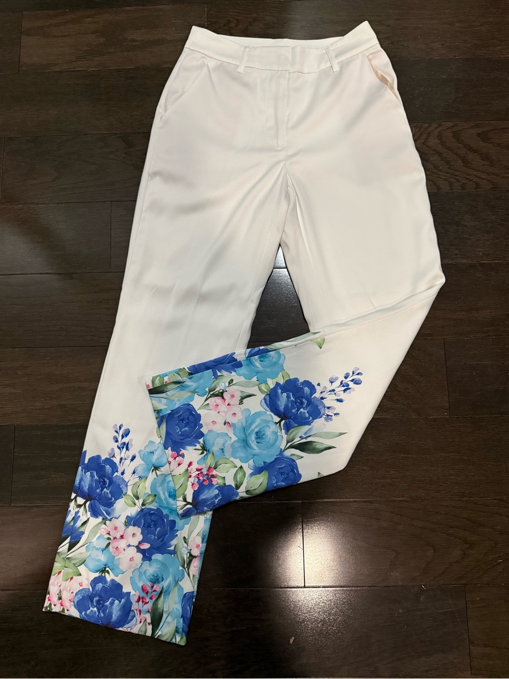 Boston Proper White Straight-Leg Pants with Blue Floral